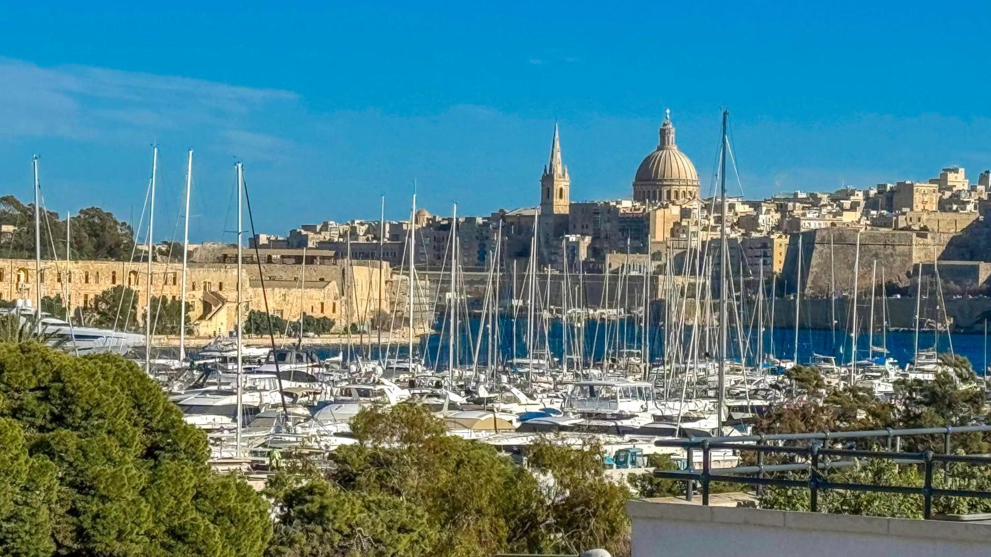 Spaciously Cosy 3bd In - Yacht Marina & Valletta Views Apartment Ta Xbiex