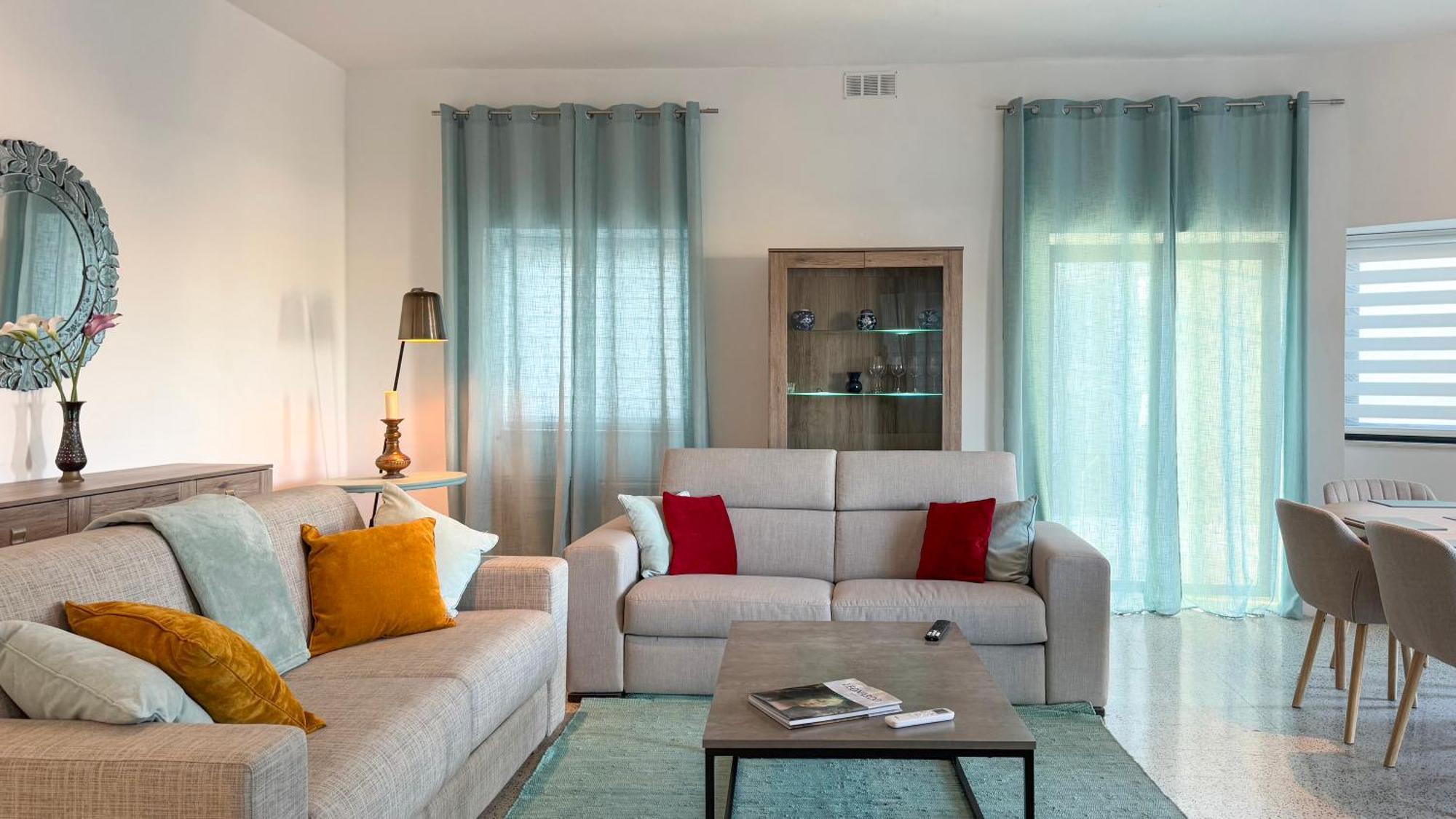 Spaciously Cosy 3bd In - Yacht Marina & Valletta Views *