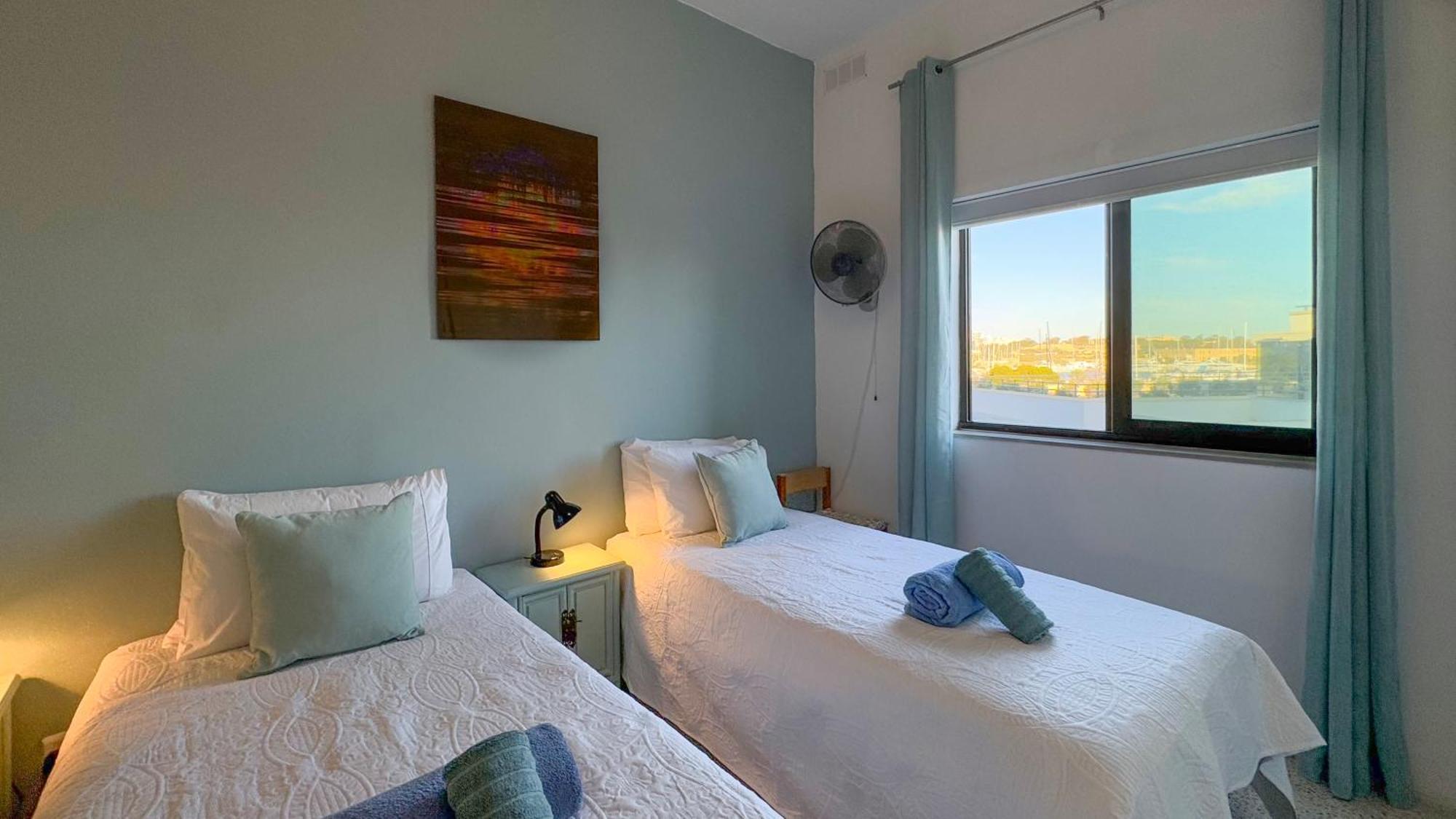 Apartment Spaciously Cosy 3bd In - Yacht Marina & Valletta Views